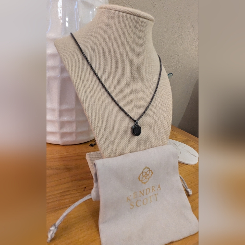 Kendra Scott Oliver Necklace With Dustbag EUC. Adjustable 26-28" - Picture 8 of 8